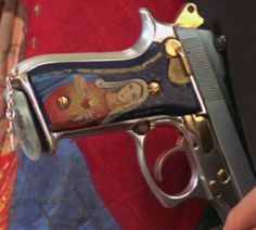 If hand-guns were common place in the Elizabethan era, they would most certainly look like this.